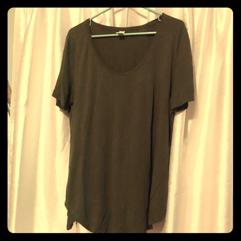 Womens flowy t shirt